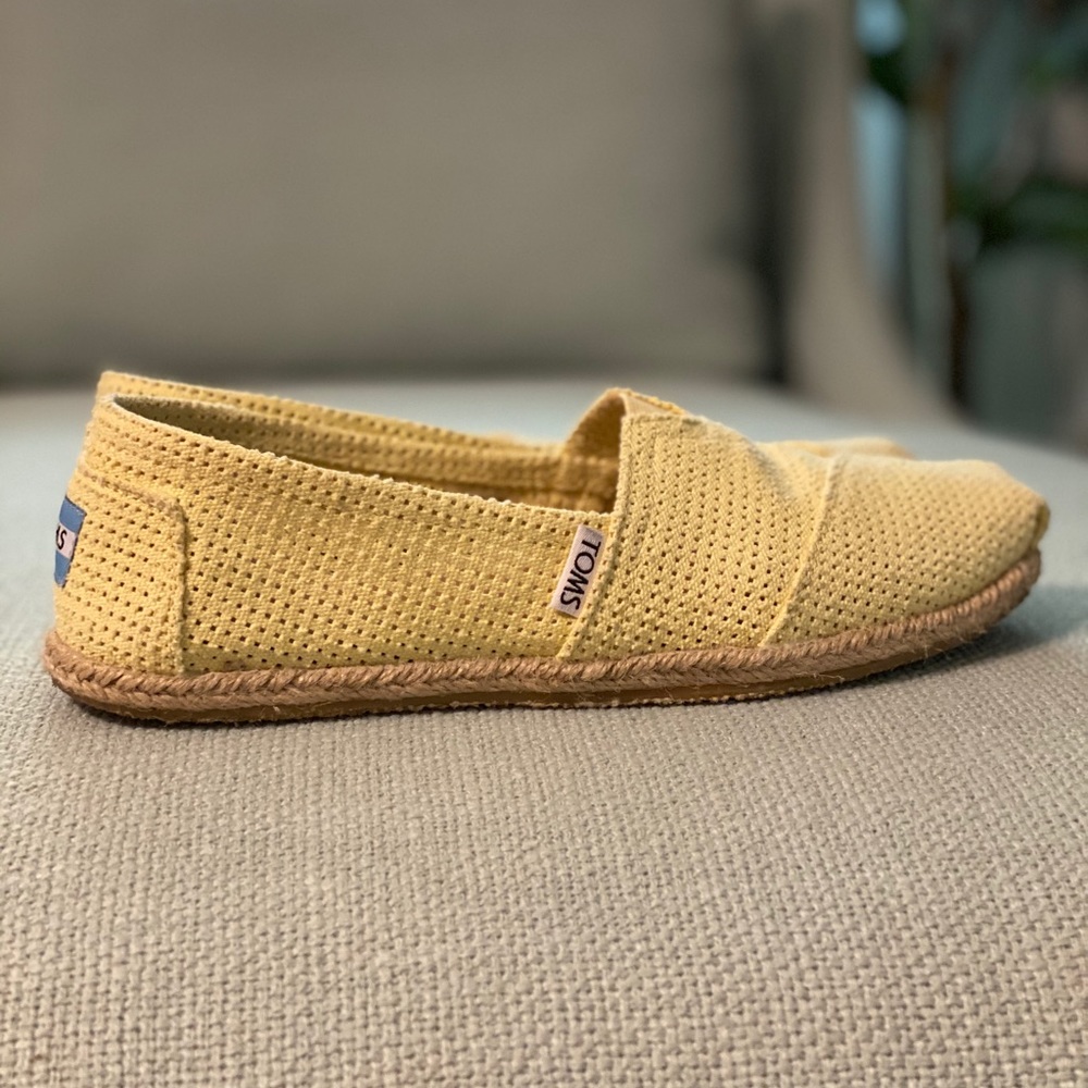 Toms